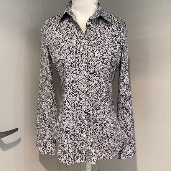 Levi's Tops - ⭐️2/$35 Levis Tailored Fit Blouse With Small Blue Leaves - Size Small